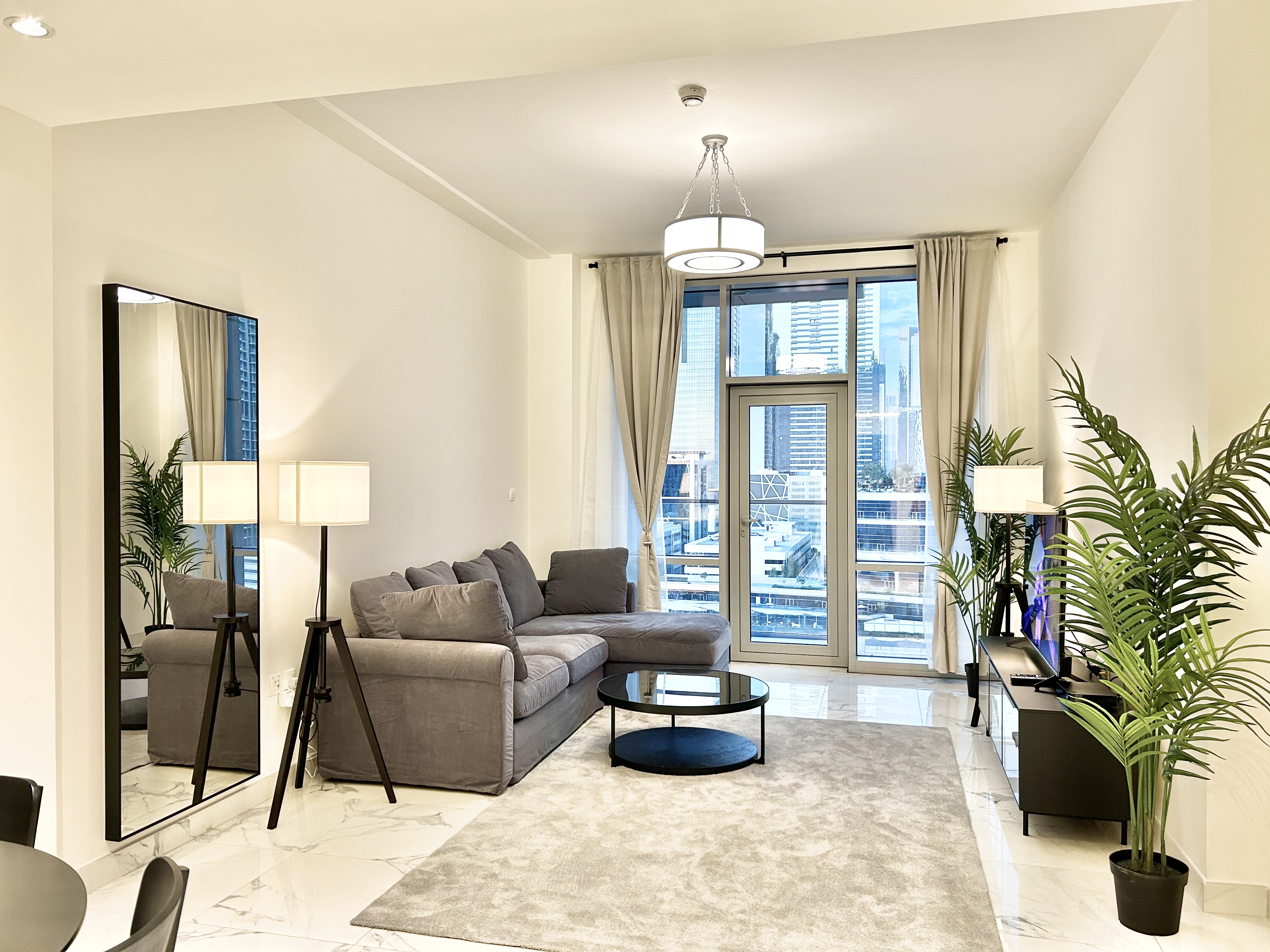 Stunning 1BHK with balcony in Meera TowerALL BILLS Inc. + FREE Parking & Wifi