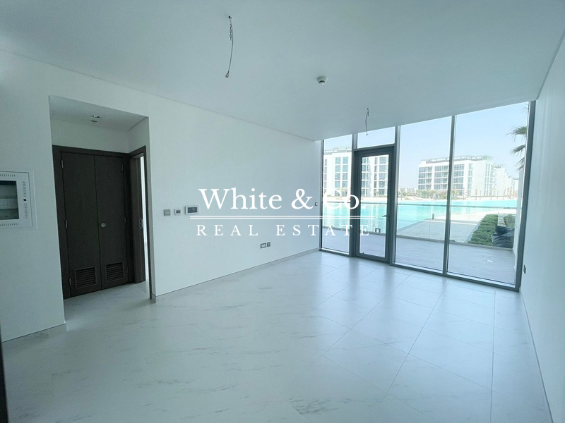 Large Ground Unit | Lagoon Access | Vacant