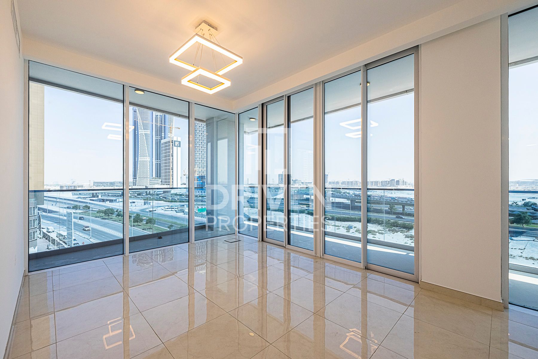 Elegant Residence | High Floor | Community Views