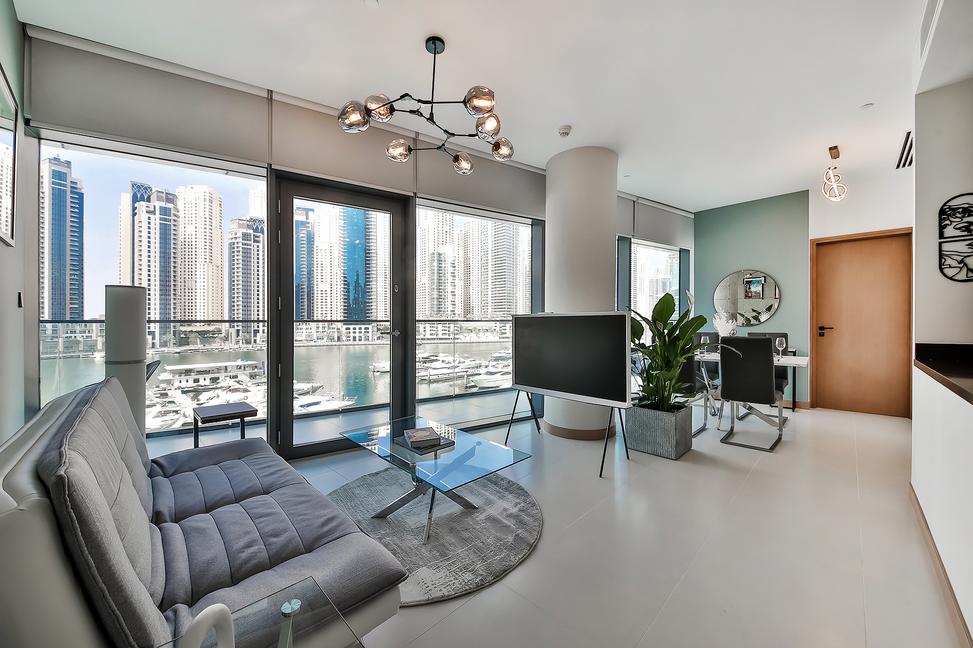 Hot Offer Luxurious 2BR apt with panoramic Marina view