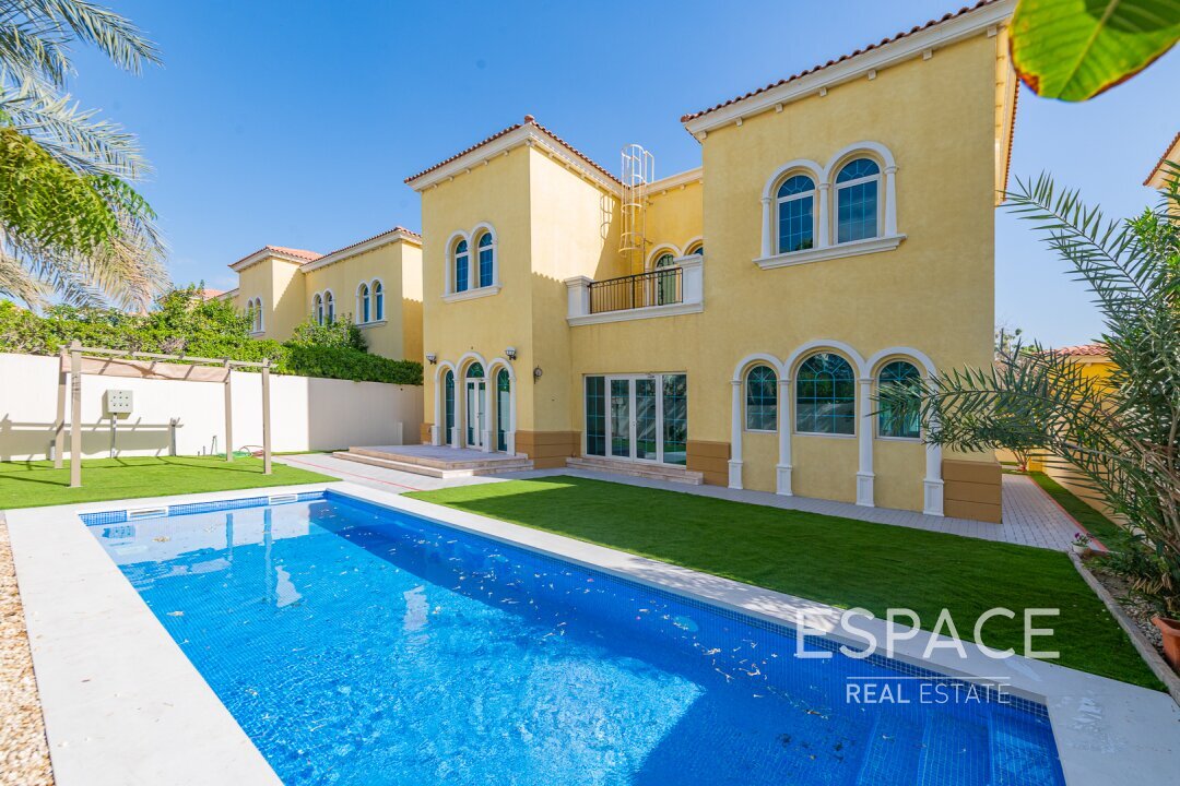 Vacant | Extended | Private Pool