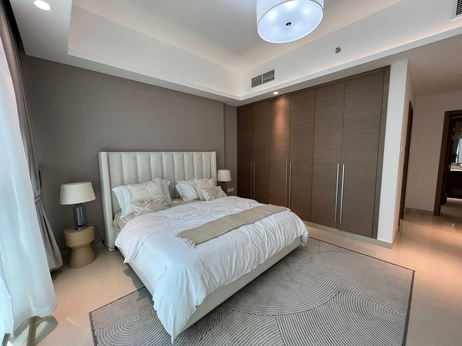 2BHK Luxury apartments available- Ready to move building!!!