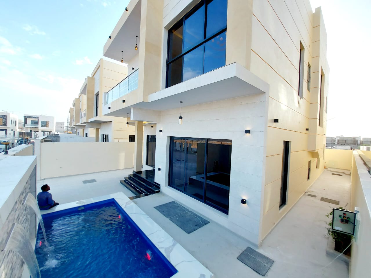 For rent in Ajman, Al Yasmeen area, a five-bedroom villa, Mr