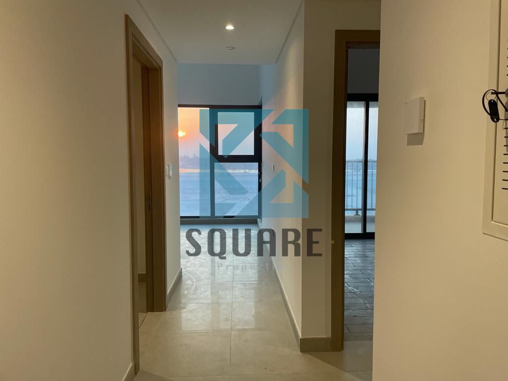 2 BR / SEA VIEWS / CLOSE KITCHEN