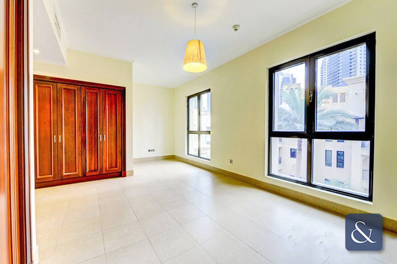 apartment card