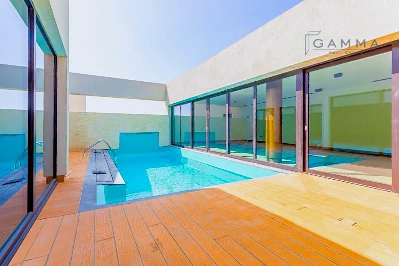 Designer Condo | Private Pool and Elevator | Bright Layout