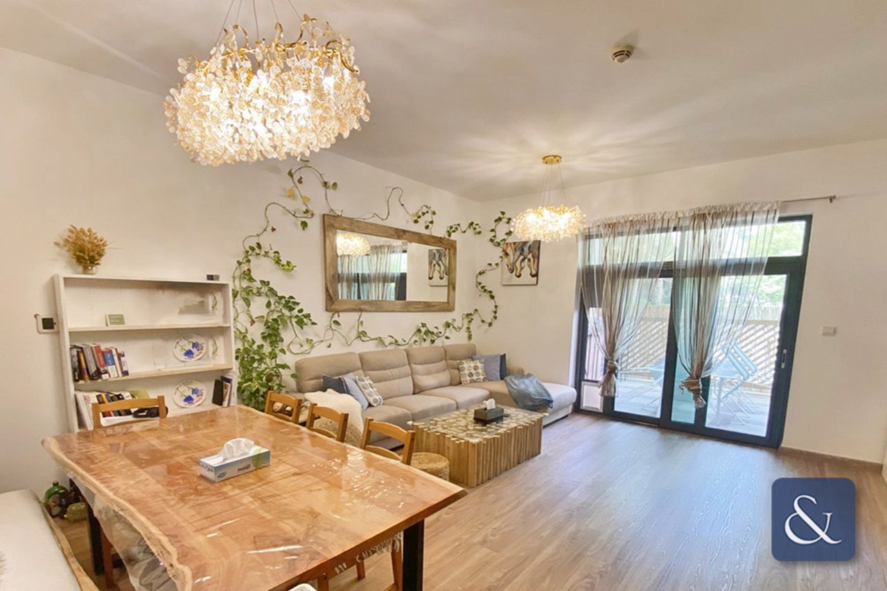 apartment card