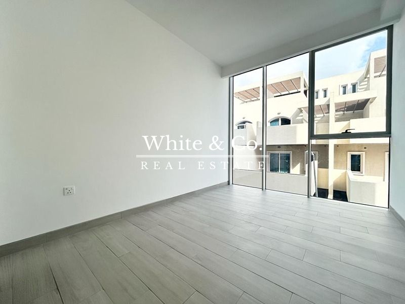 Spacious | View of the Five JVC | Luxury