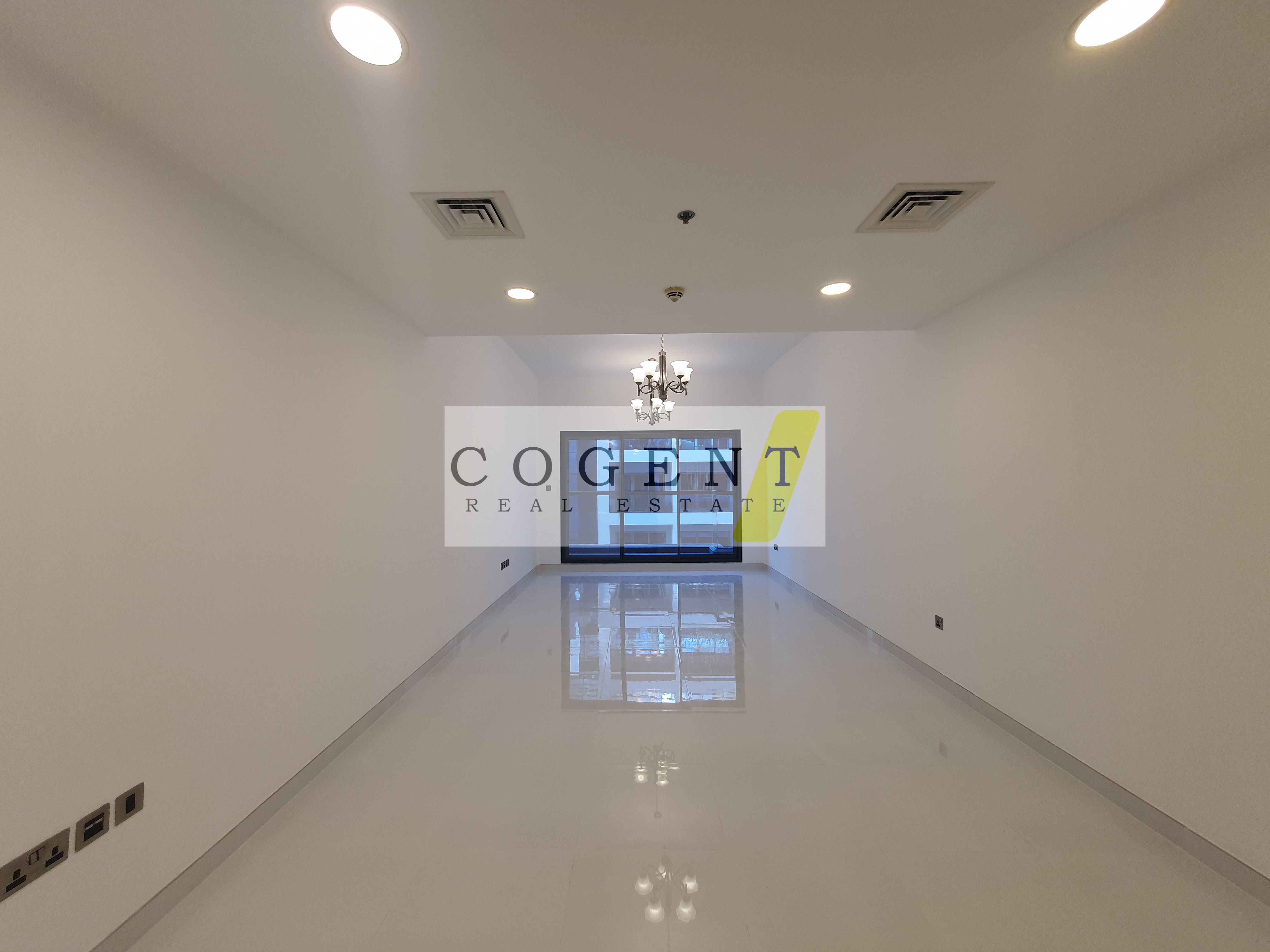 Lavish 1BHK | Massive Layout | Big Balcony | Walk-in Closet | Metro