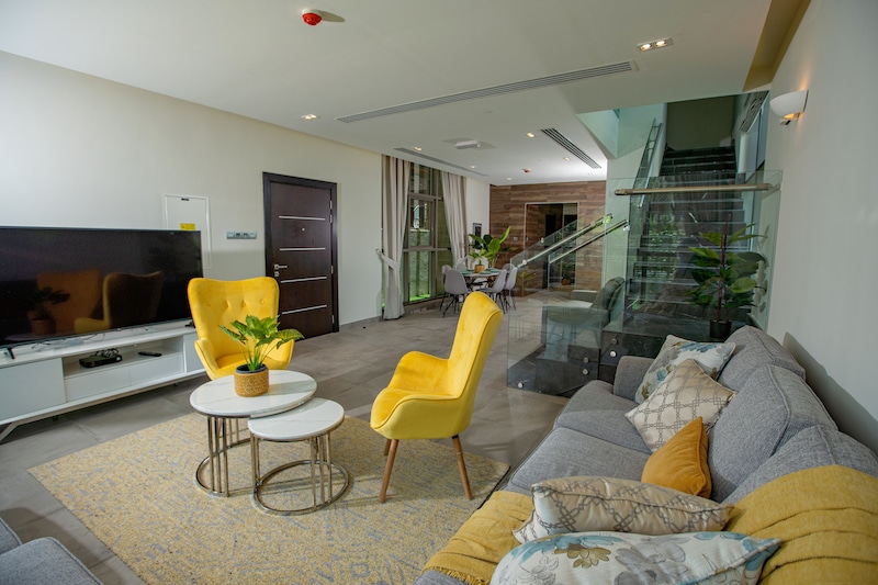 4 BDR Holiday home with made room and jacuzzi