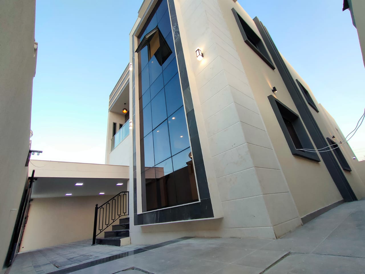 Villa for rent, Al Yasmine area, first resident Citizen Electricity