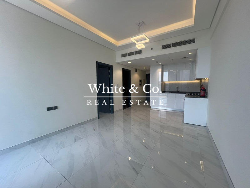 POOL VIEW | APPLIANCES | AVAIL 1ST APRIL
