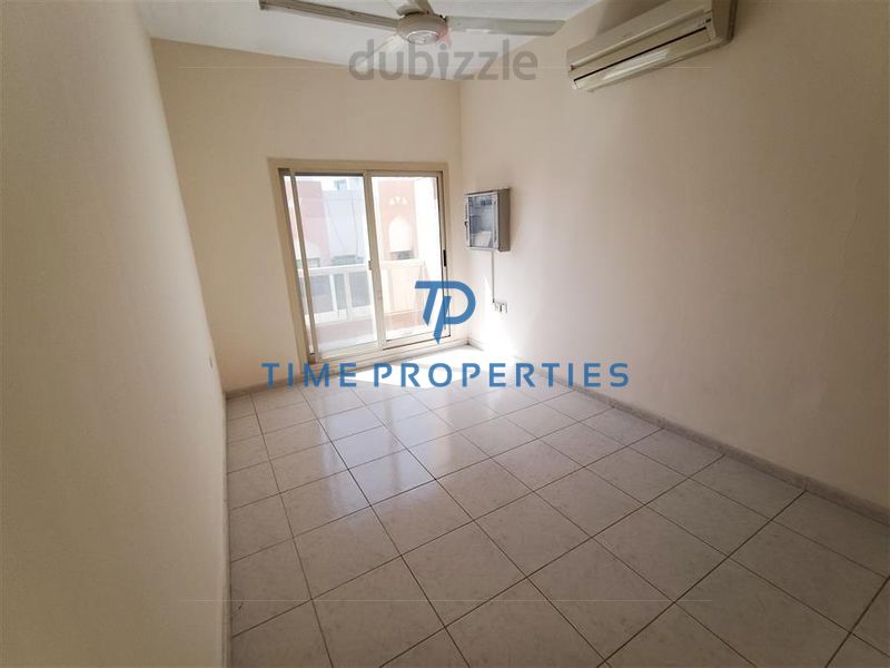 No Commission | Studio | For Family & office l Well maintain building