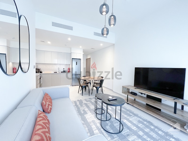 BURJ ROYALE MODERN 1 BHK 7TH FLOOR - ALL BILLS INCLUDED
