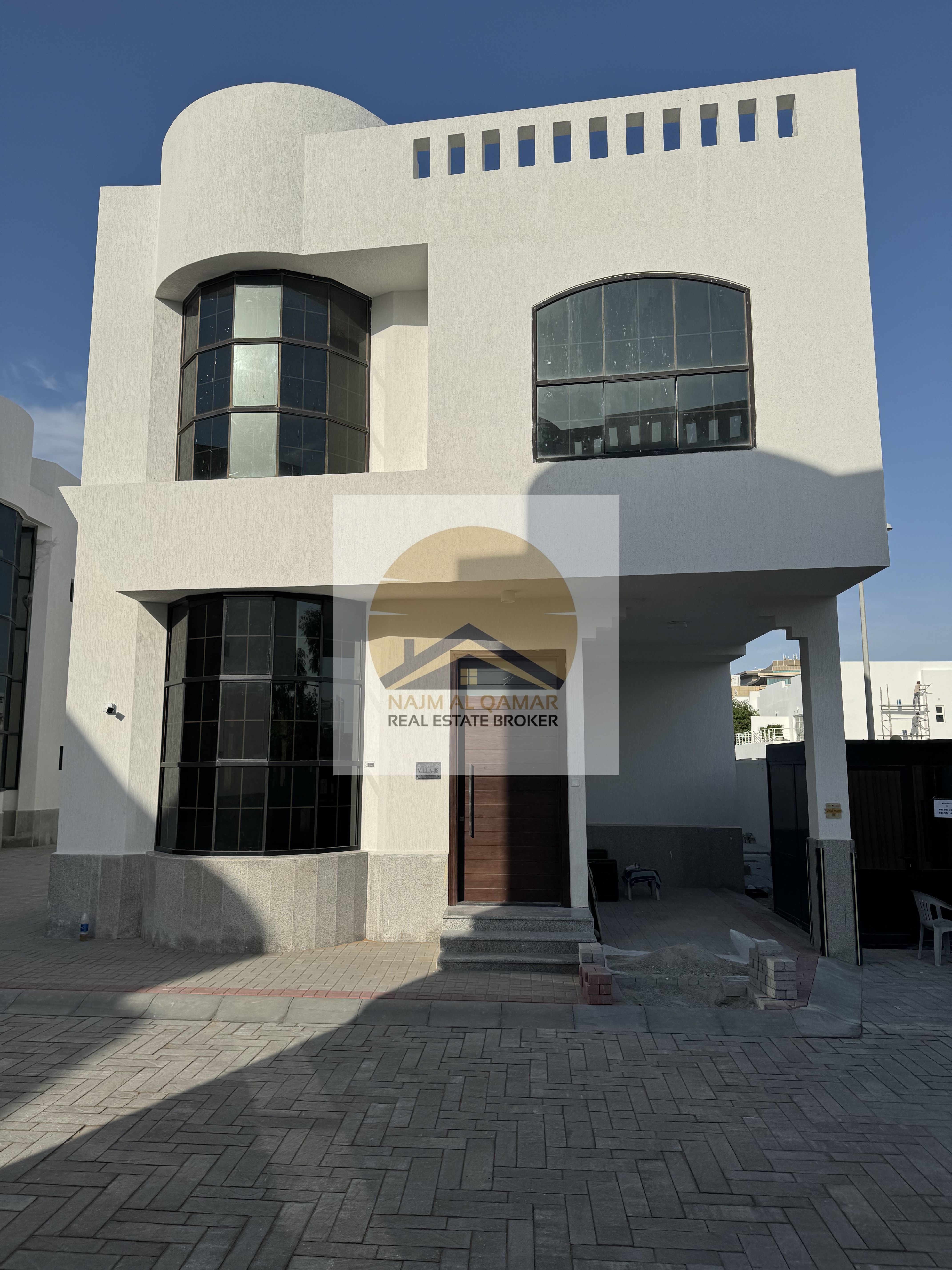 5 BEDROOM LAXURY VILLA !!! MAIDS ROOM !!! GYM AND POOL