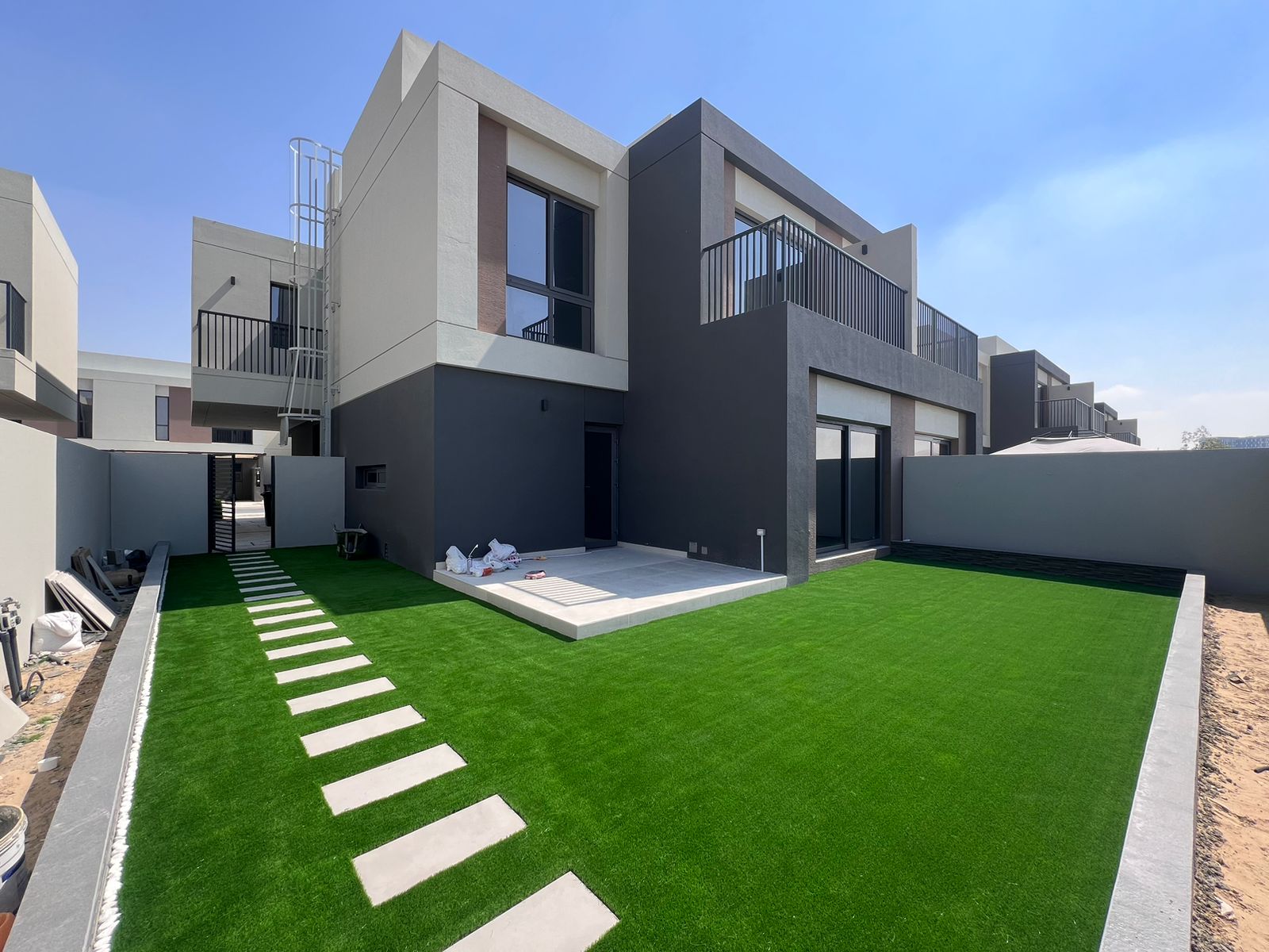 February | 4-bedroom | Built in Appliances