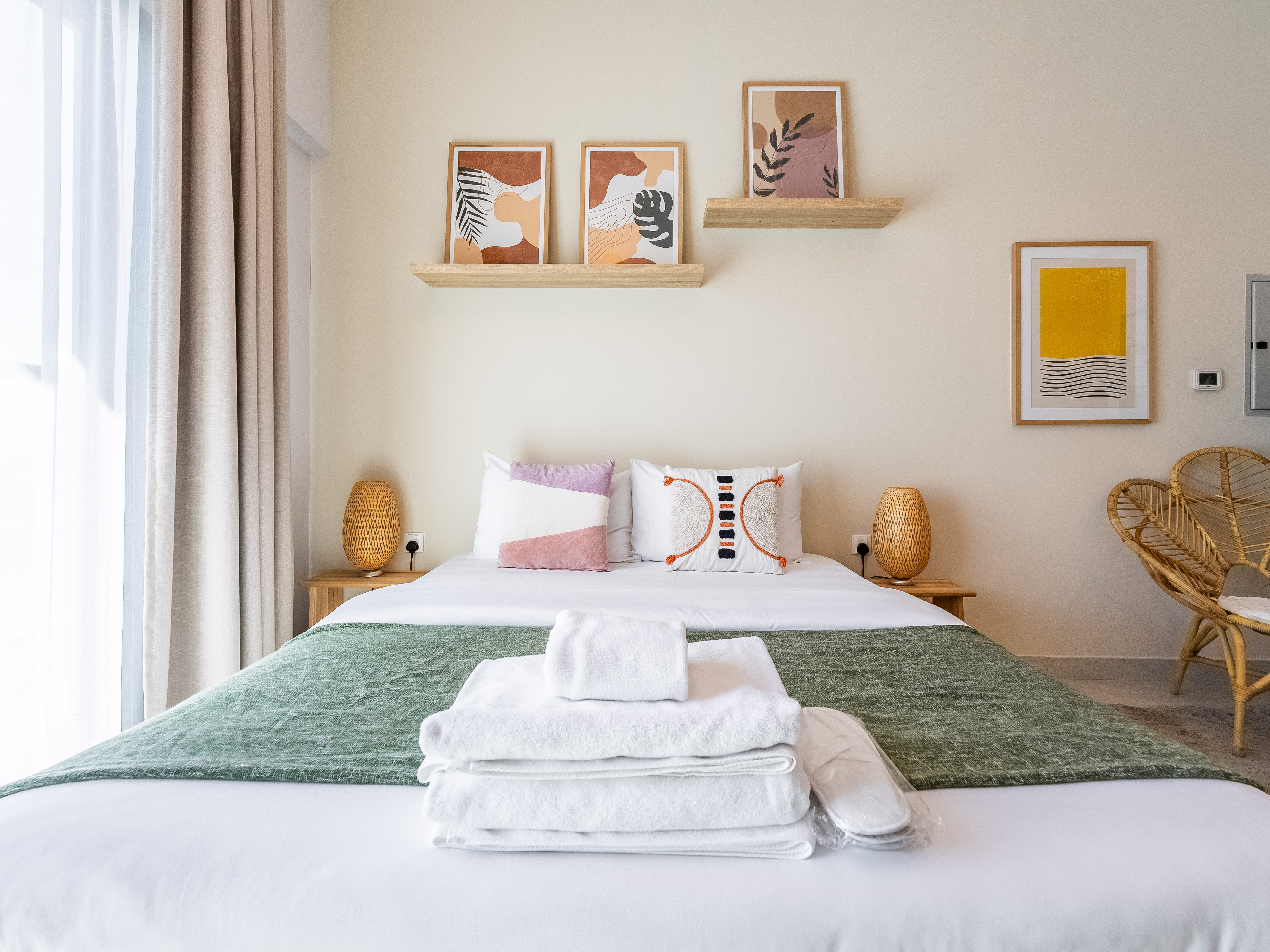 Charming Studio Escape With Unobstructed City View