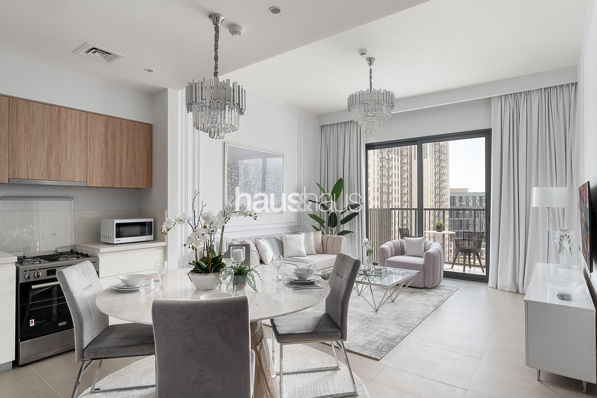 Beautiful Skyline | Community View | Deluxe Suite