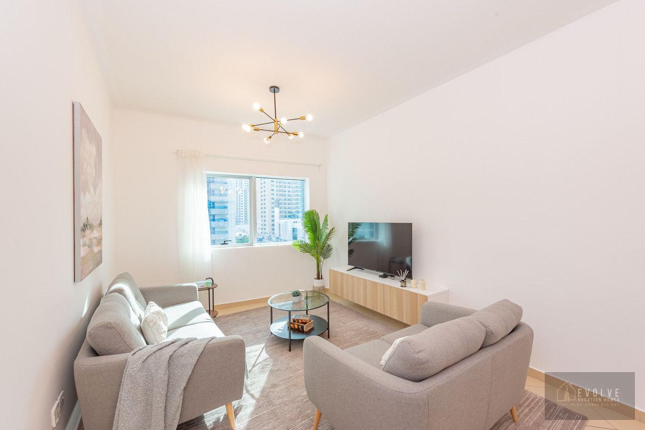 Vacant February 28 ! Luxurious Apartment with Spacious Balcony-Fully Furnished