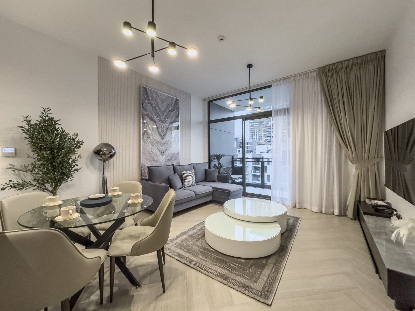Modern 1 Bedroom | Fully Furnished | Wilton Park