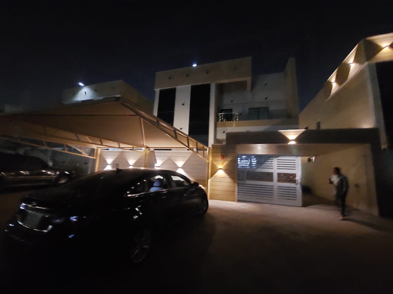 Available villa for rent in Al Yasmine 5 master bedrooms, a living room, two halls, a main kitchen, and a maid's room 130 thousand negotiable