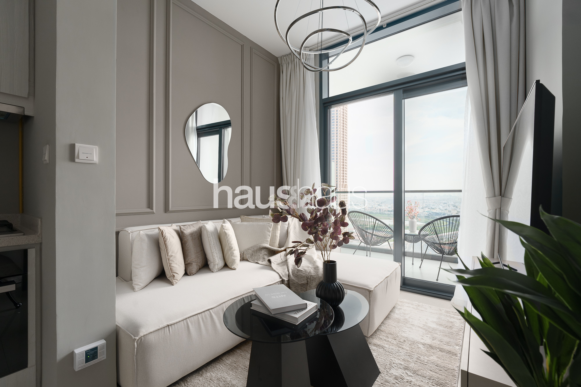 Premium 1BR | Dubai Canal & Skyline View
