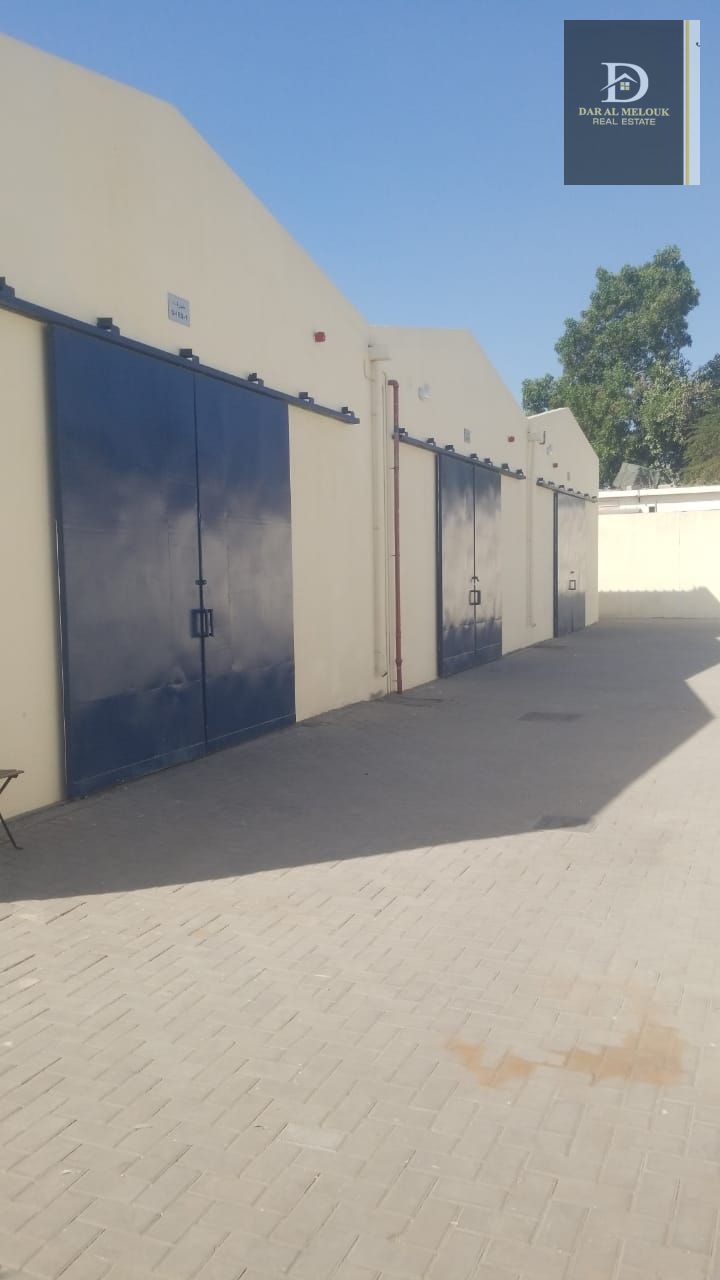 For sale in Sharjah Industrial zone 10 square meters, area 10,000 square feet