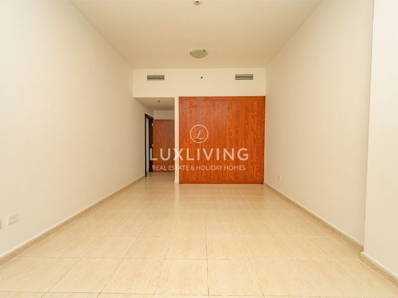 apartment card