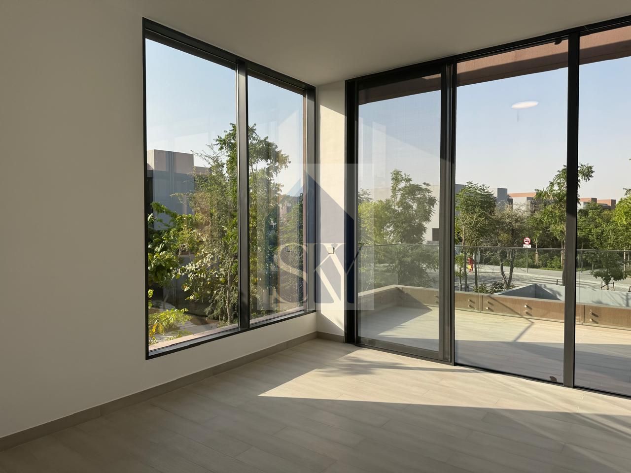 Resale | Elevator| Signature Freehold Villa