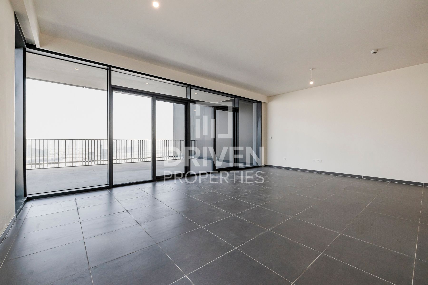 Spacious | High Floor | Full Sea and Burj View