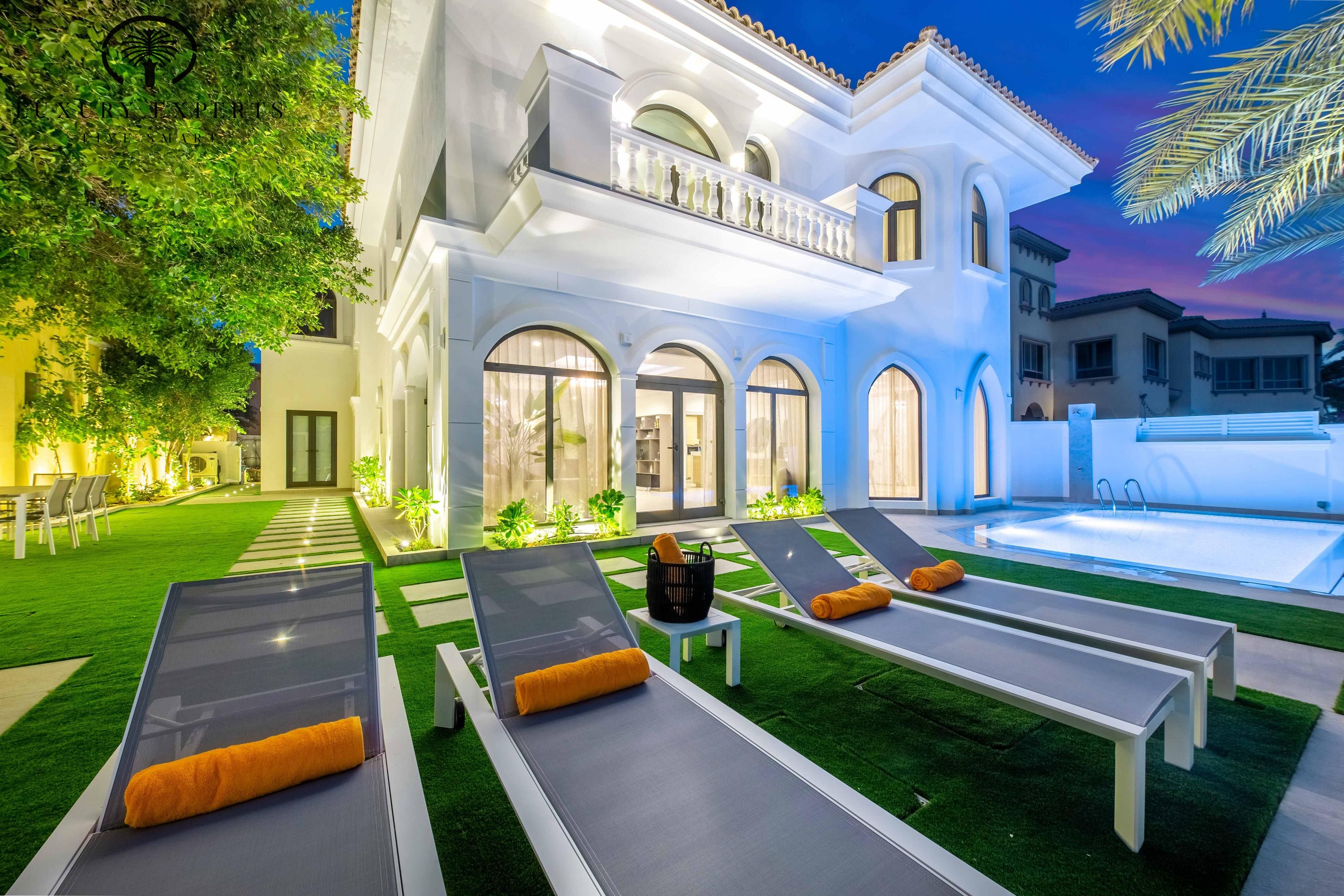 Renovated 5BR Beachfront Villa I Furnished