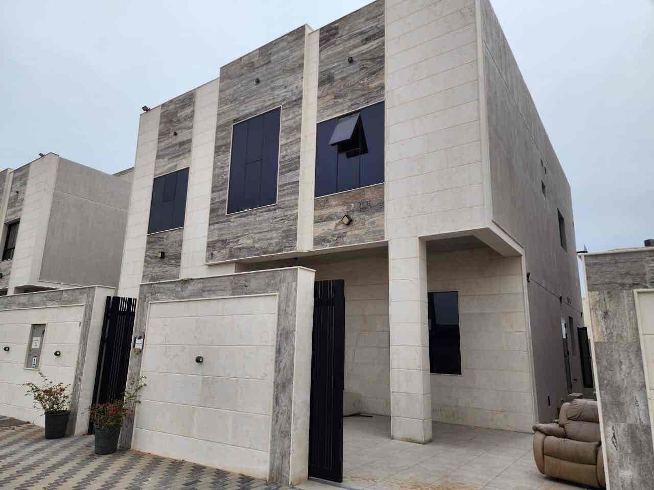 Hello For rent, a villa in Al-Zahia area Ground, first and roof consisting of 6 master bedrooms, a board, a lounge, a kitchen, a spacious monster, a maid's room and a a two kitchens. And an open roof above the roof 130 thousand dirhams are required F