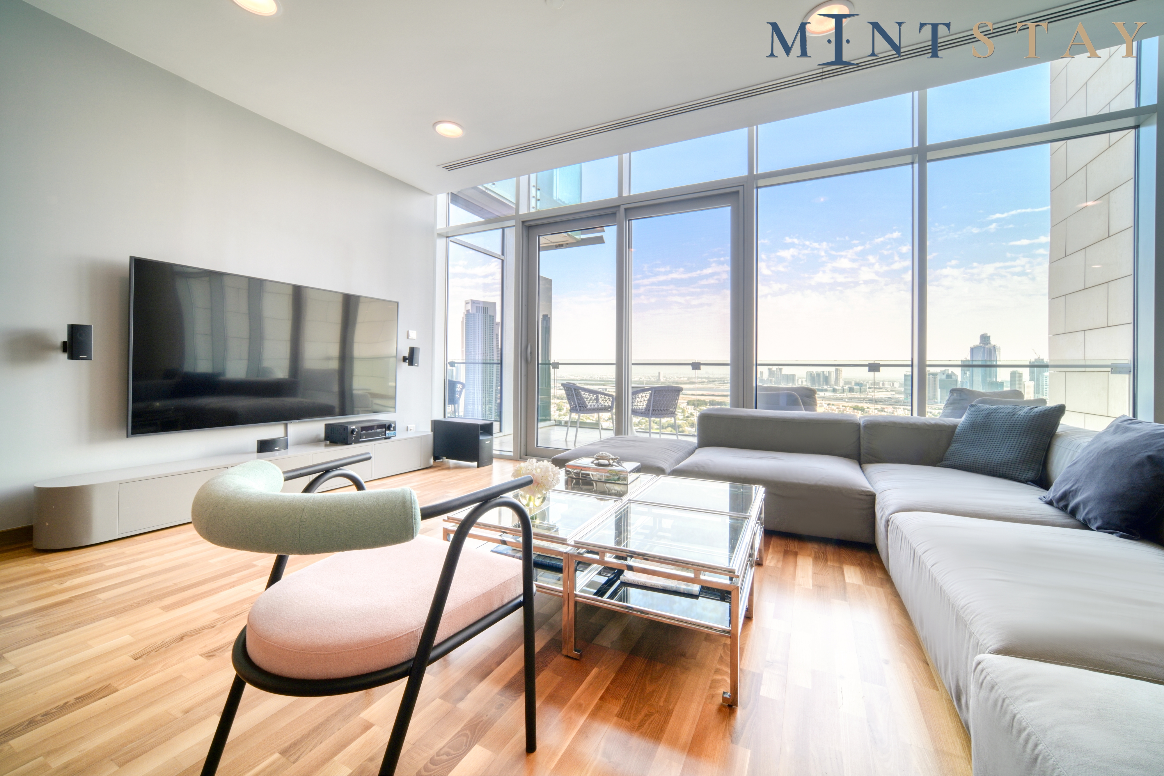 Prime DIFC Duplex with Iconic Skyline Views