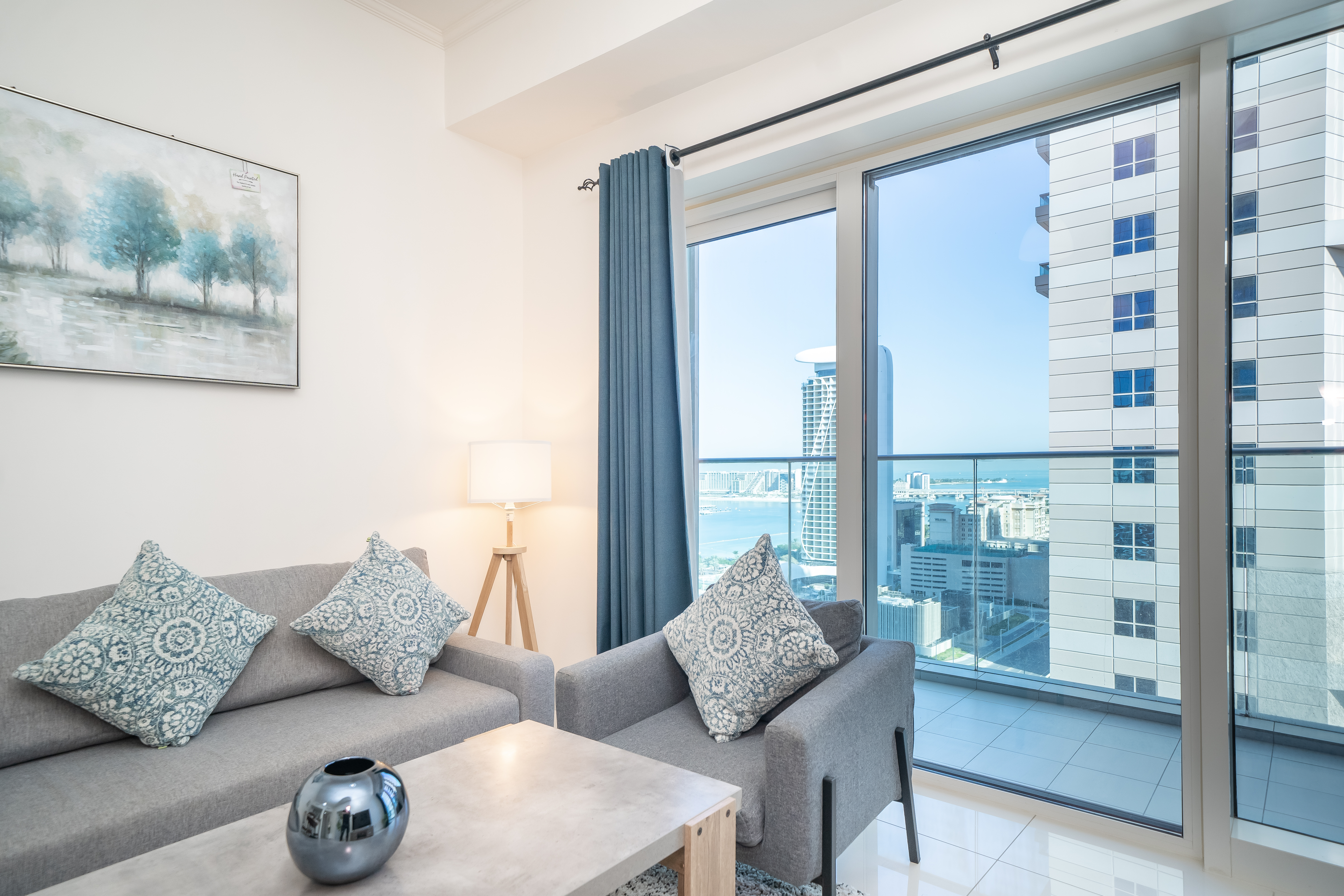 Amazing 1BR apt in Damac Heights Sea view