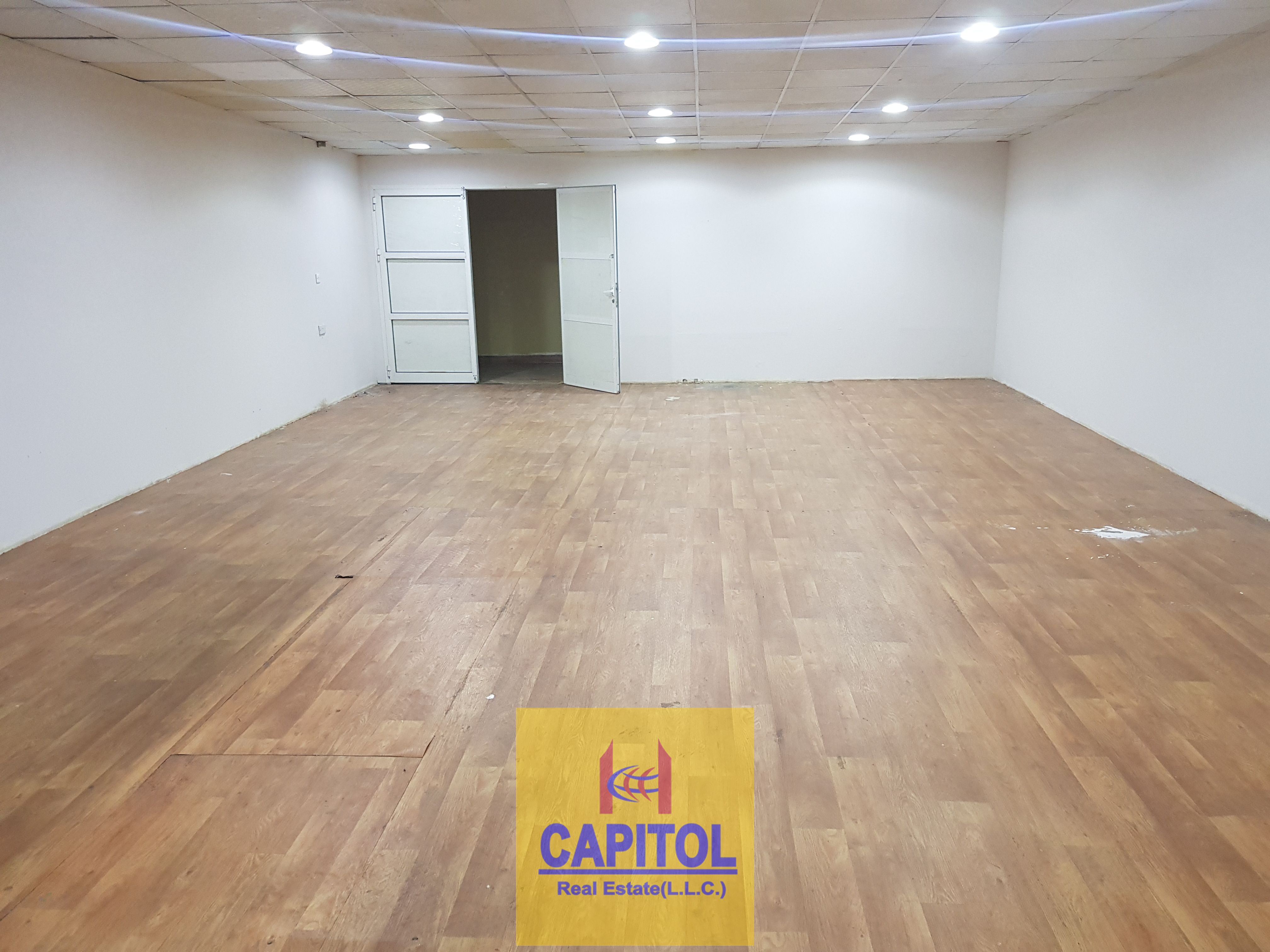 270 sqft on Mezzanine Floor warehouse available in Al Quoz