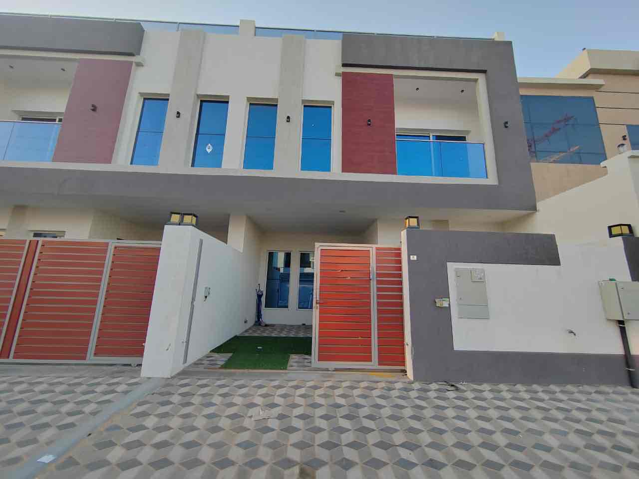 For rent, a semi-furnished townhouse villa in Al Yasmine, consisting of 4 master bedrooms, a sitting room, a hall, a maid’s room, and two kitchens, one of them preparatory. Required: 95,000, two payments or a maximum of three payments.