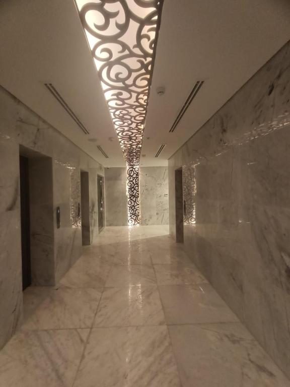 Brand New Luxurious One BHK furnished Apartment including Wi-Fi available for 4500. Aed Monthly