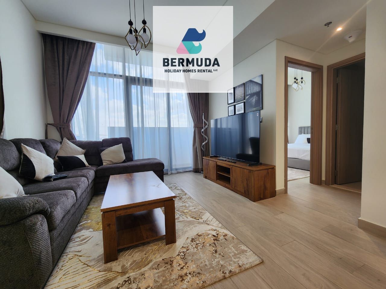 ONE BEDR ROOM FURNISHED WEEKLY AND MONTHLY