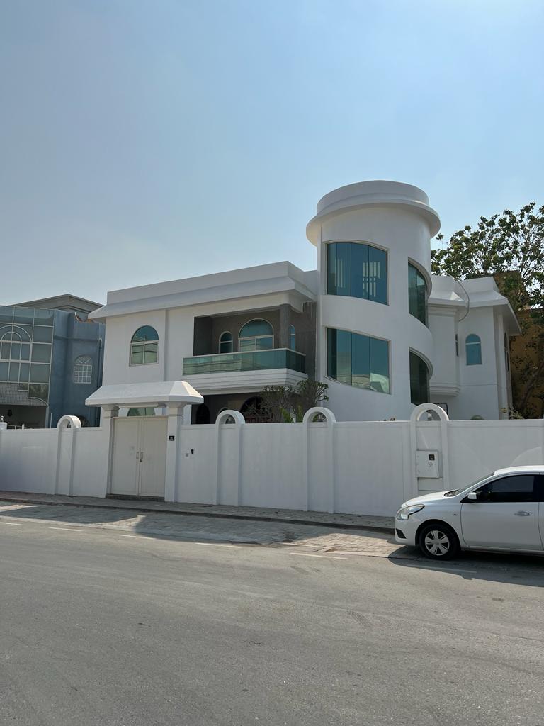 Luxurious 5-Bedroom Villa for Sale near Sharjah Corniche