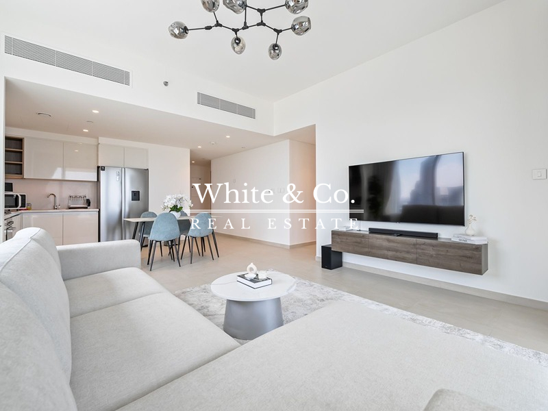 Brand New| Corner Unit | Luxury Furnished
