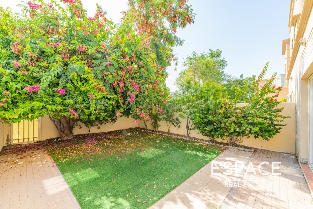 Type 4M | Well Maintained | Backs Pool