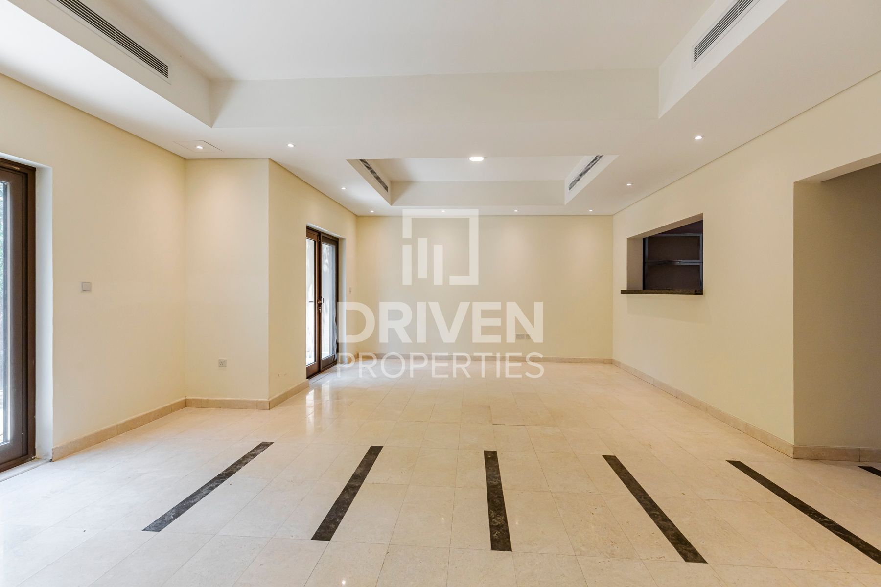 Spacious Modern Design | Newly Renovated