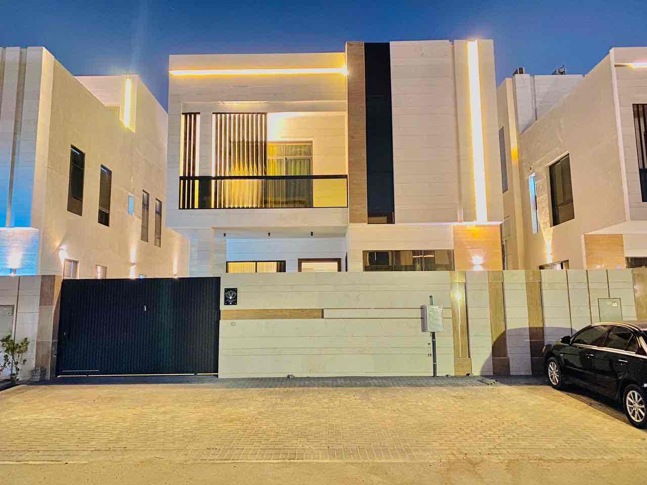 Villa for rent in Ajman, Al Yasmeen area 5 master bedrooms, a living room, a living room, a kitchen, a maid’s room, and a roof Central air conditioning AED 120,000 is required in two payments