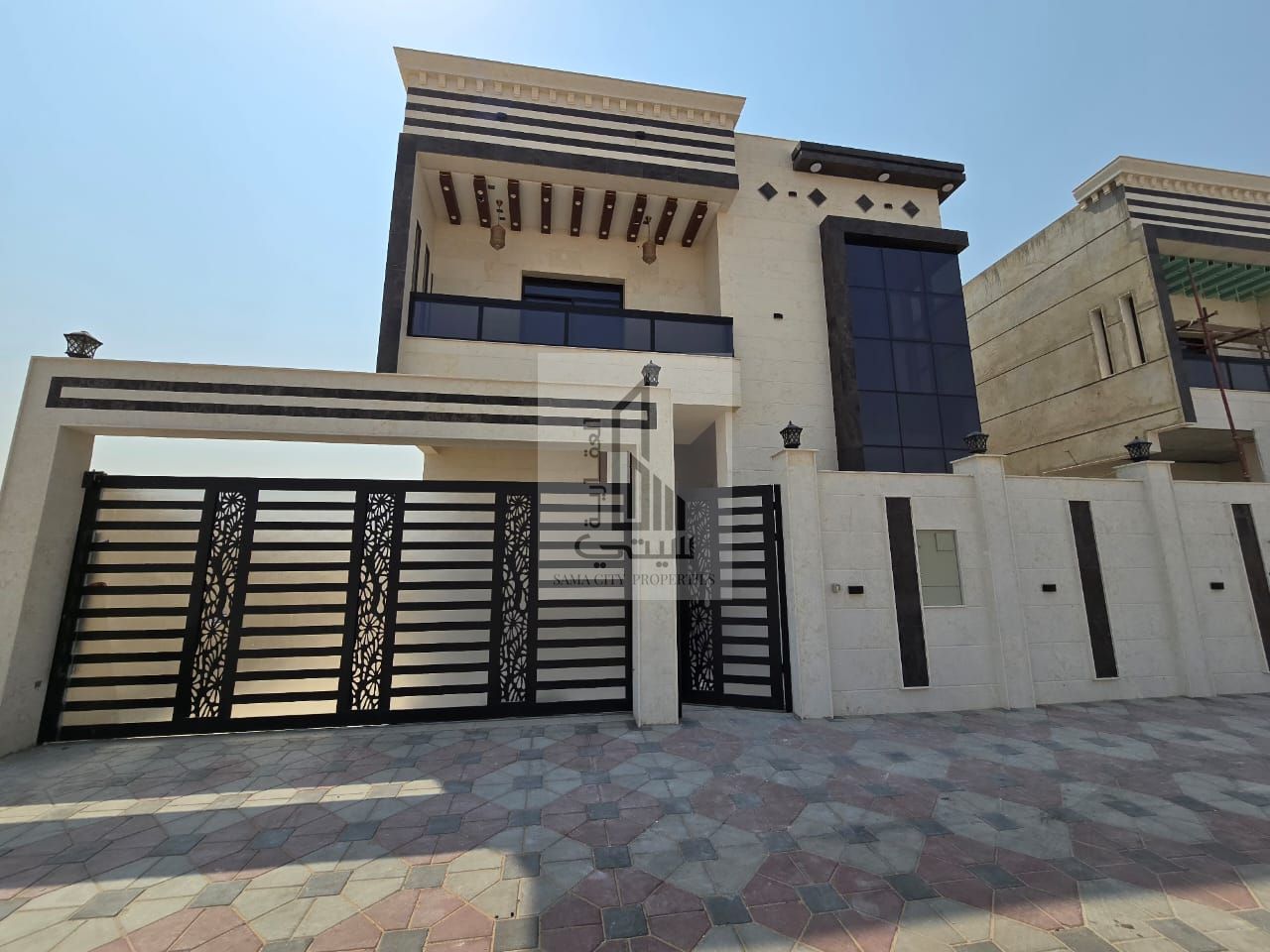 Villa for sale Ajman, Al Bahia area Land area 3014 Building area 3500 * Consisting of: * 5 master bedrooms * Majlis with bathroo