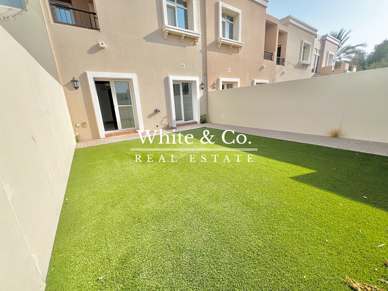 Vacant Now | 2 Bed + Study | Upgraded