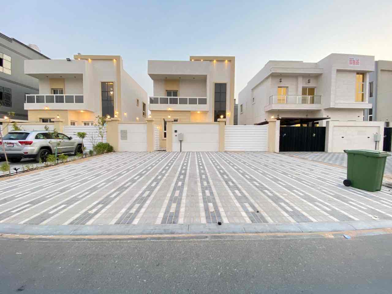Villa for rent in Ajman, Al Zahia area, two floors, 3 master bedrooms, a council, a hall, a maid's room, a master, wall safes, a large interior bounce in front of the villa is required 90 thousand dirhams.