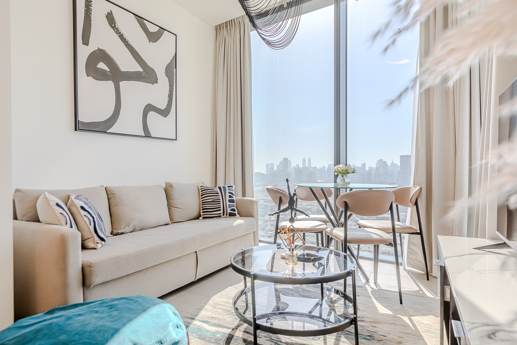 Modern & Cozy 1 BDR apartment with Burj Khalifa view