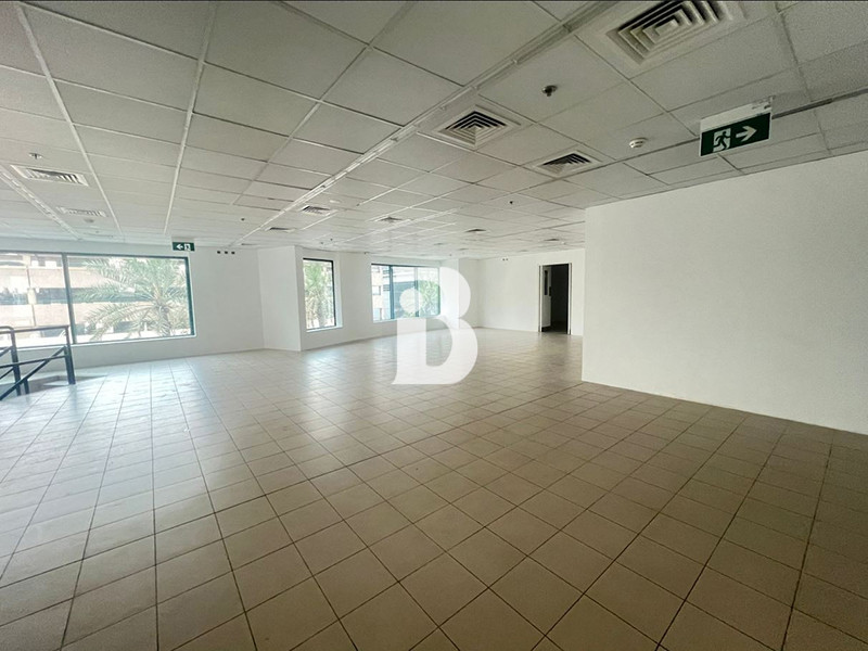 PRIME LOCATION | SEMI FITTED | HIGH FOOTFALL