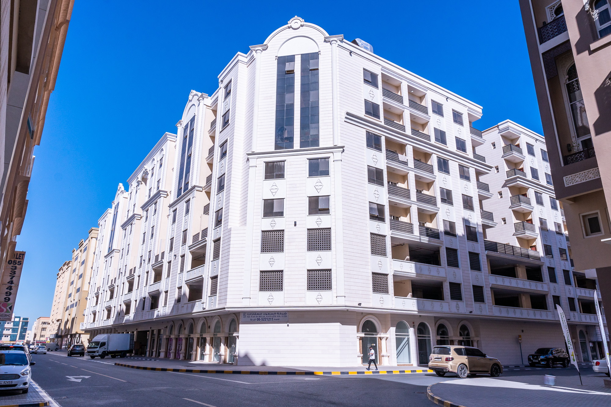 Spacious 1 BHK apartment with balcony with free parking