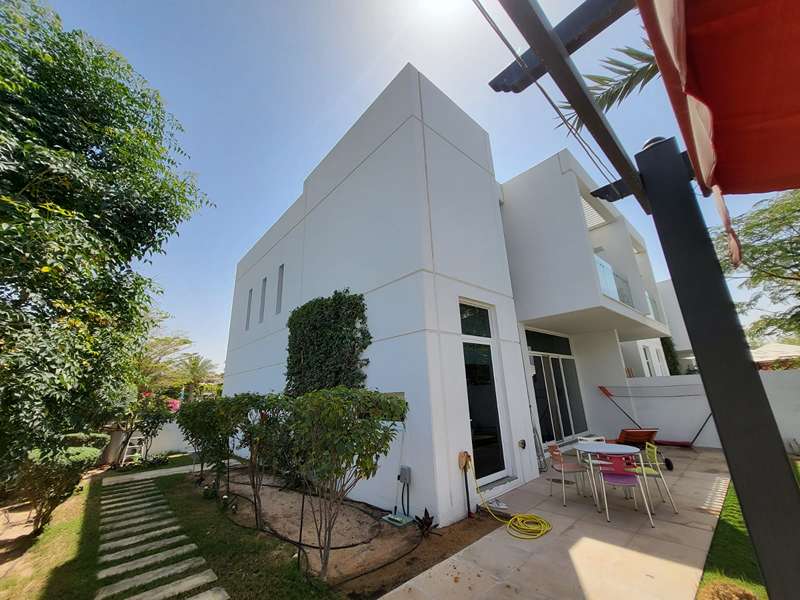 3-BED ROOM | SPACIOUS LAYOUT | PRIME LOCATION